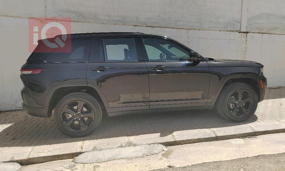 جیپ گراند شیرۆکی